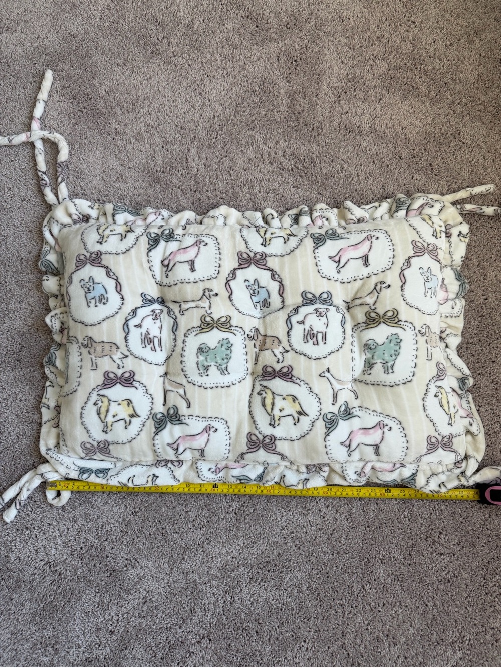 plush pet lounger